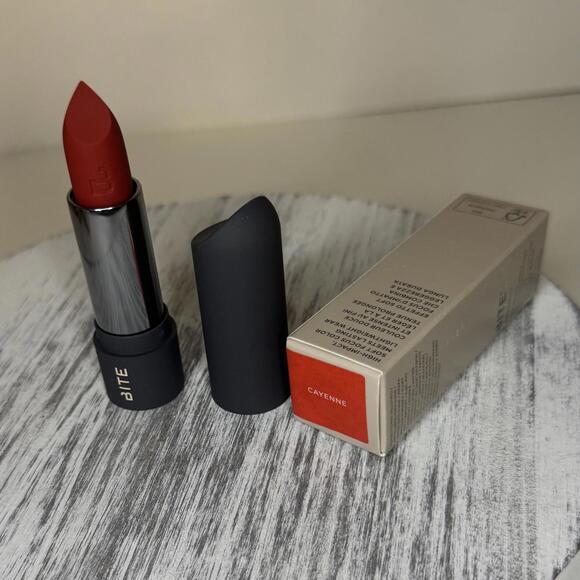 Bite Beauty Power Move Soft Matte Lipstick CAYENNE Red Full Size .14oz Rare BNIB - Picture 2 of 4